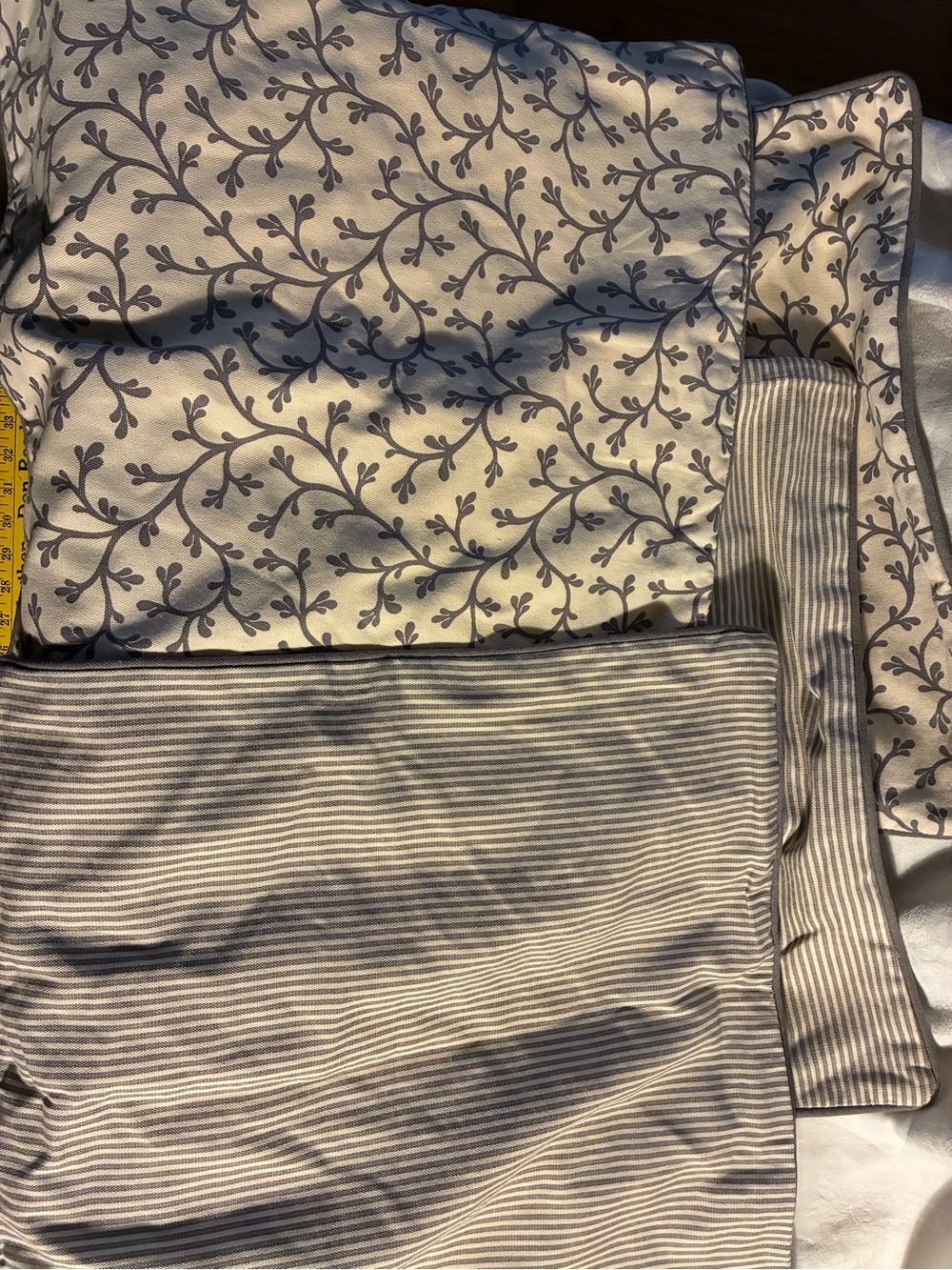 IKEA LUNGÖRT Pillowcase Set 20x20 in Gray and Cream Stripes / Floral Vines new